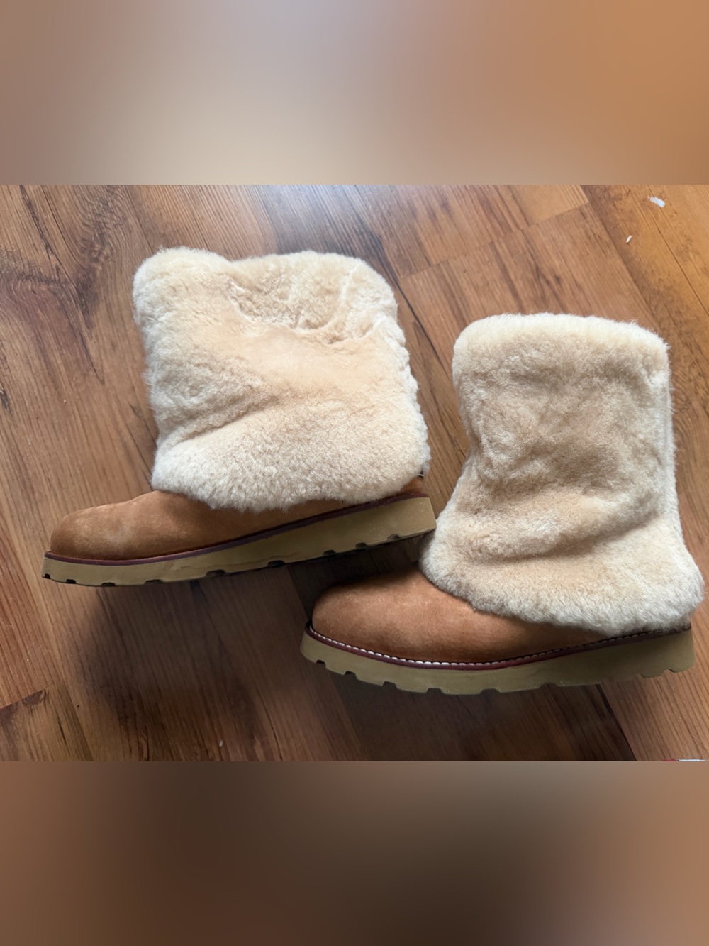 UGG maylin Chestnut Suede Shearling Lined Winter Boots women’s size 8